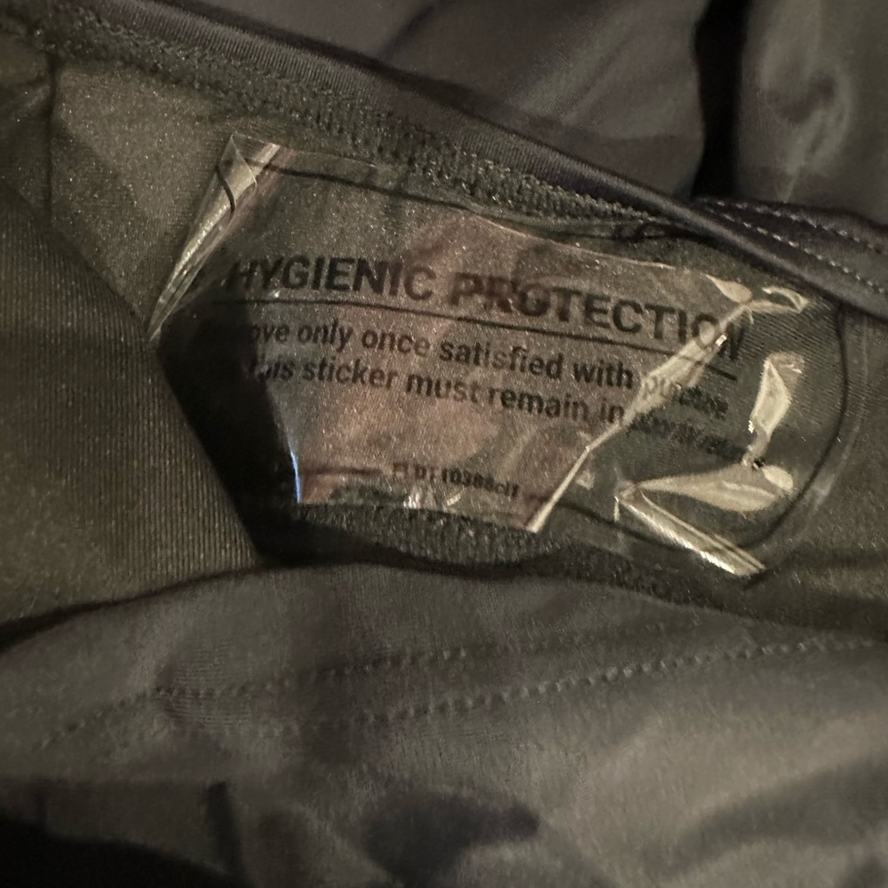 Chic Black and White Bikini for Swim - Picture 4 of 5